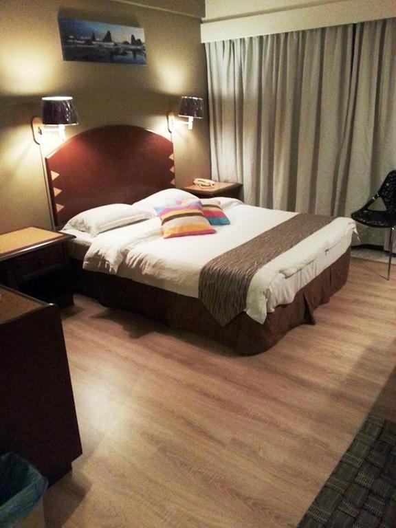 Casuarina Hotel Кота-Кінабалу Екстер'єр фото