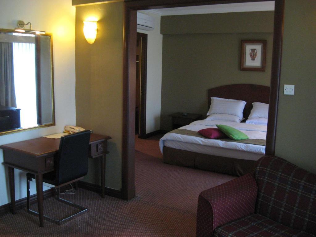 Casuarina Hotel Кота-Кінабалу Номер фото